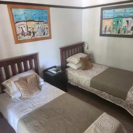Beit Shalom Before Known As Best Little Guesthouse Оудсхорн Екстериор снимка