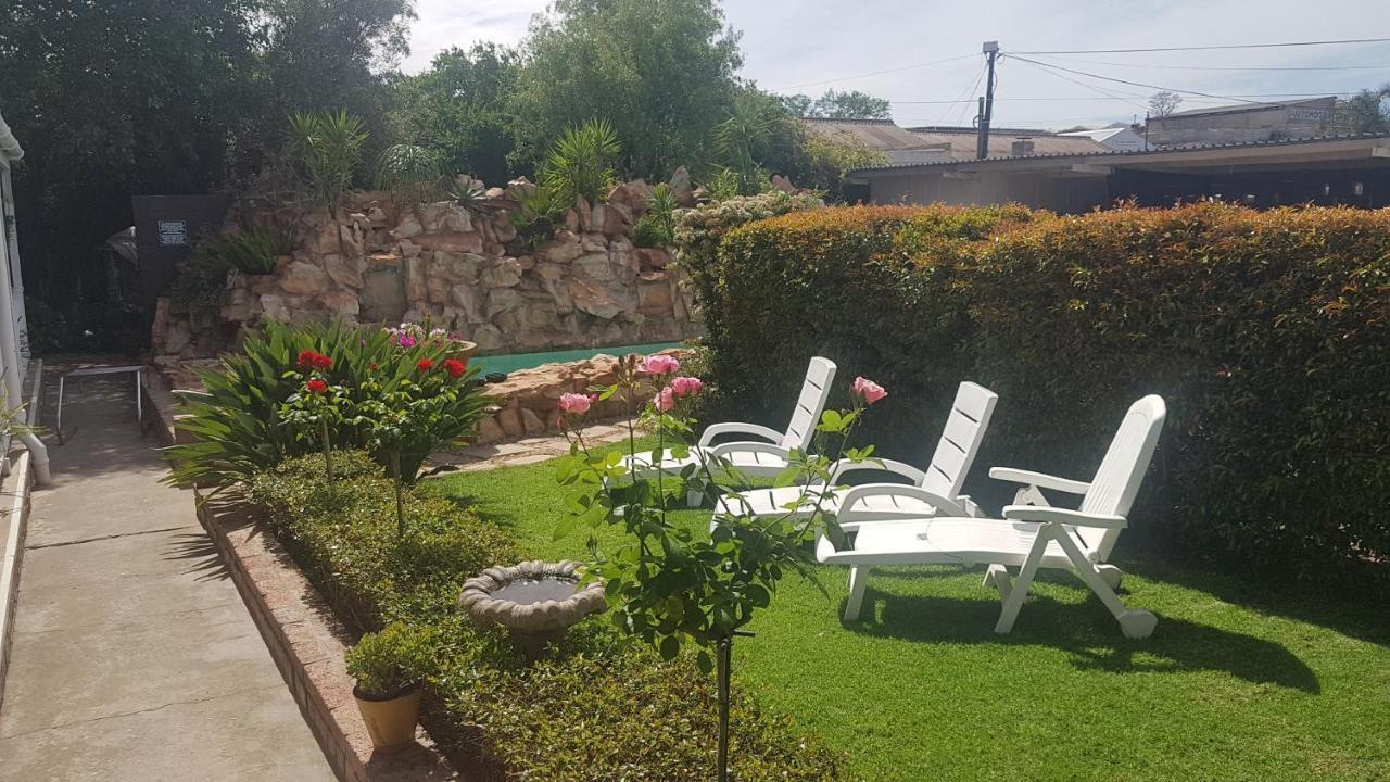 Beit Shalom Before Known As Best Little Guesthouse Оудсхорн Екстериор снимка