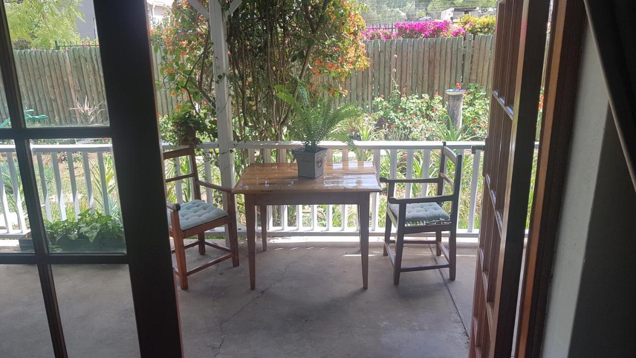 Beit Shalom Before Known As Best Little Guesthouse Оудсхорн Екстериор снимка