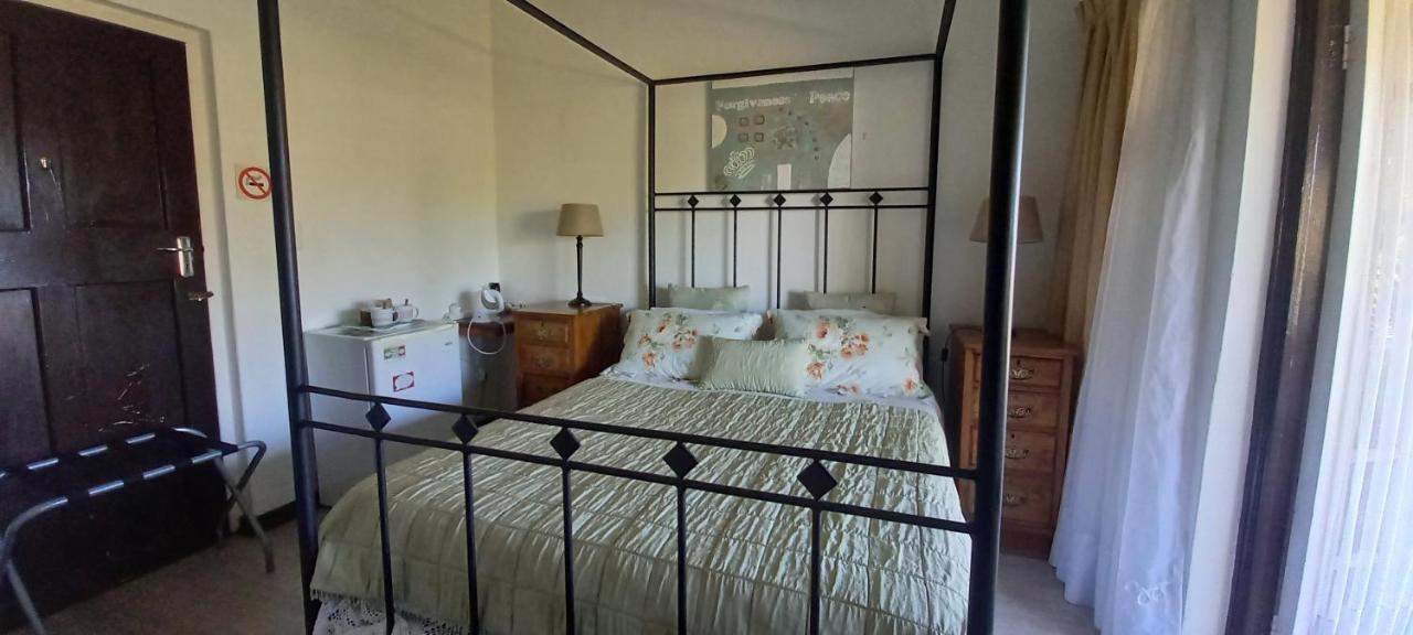 Beit Shalom Before Known As Best Little Guesthouse Оудсхорн Екстериор снимка