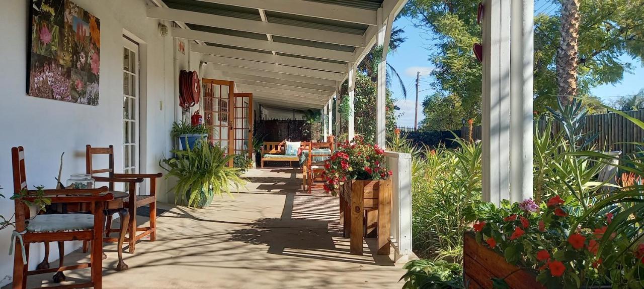 Beit Shalom Before Known As Best Little Guesthouse Оудсхорн Екстериор снимка
